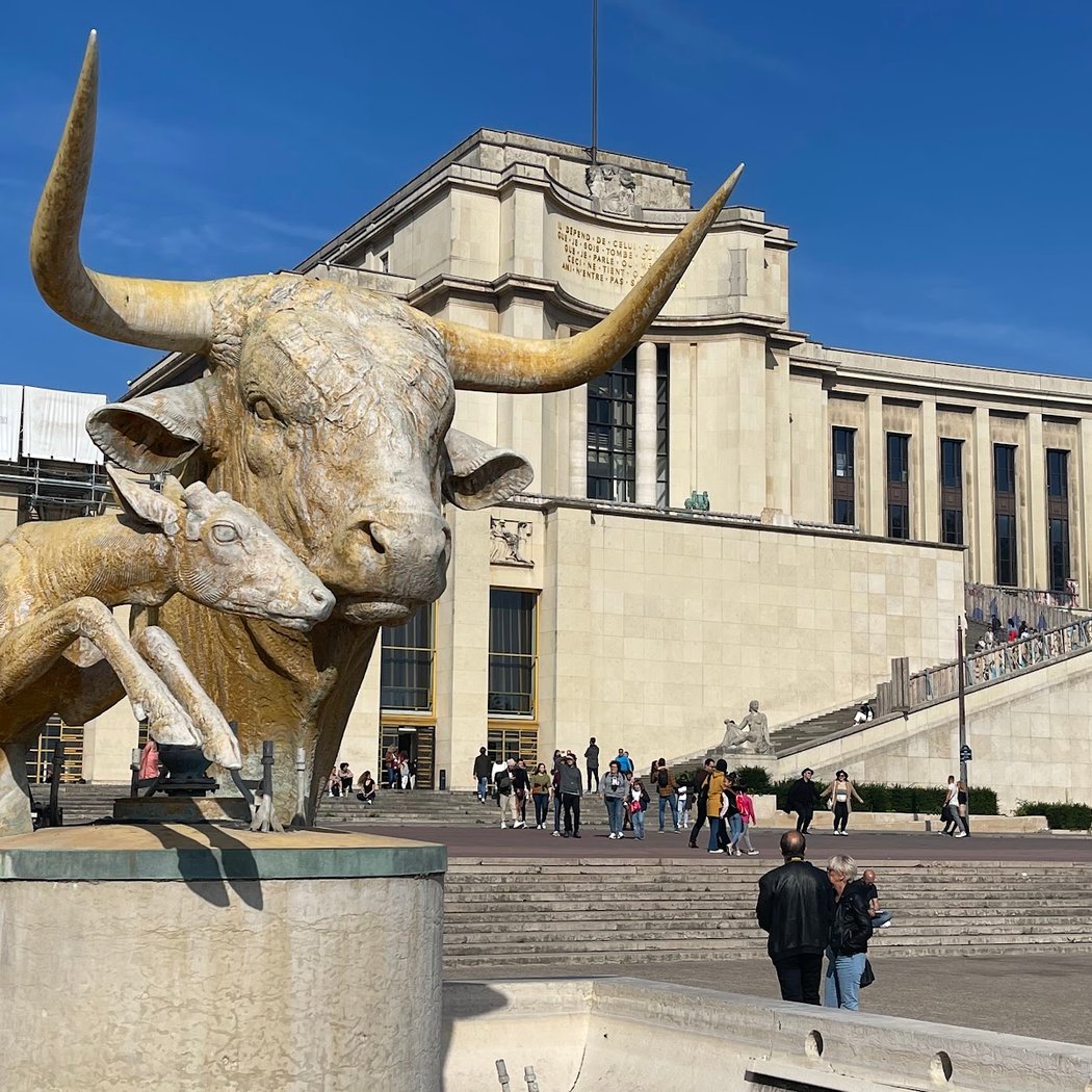 Bull and Deer by Paul Jouve 1